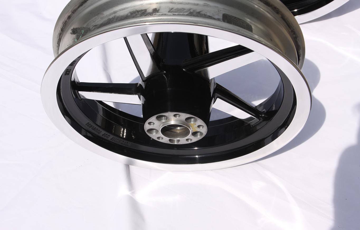 motorcycle wheel polishing