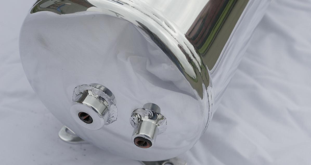 Chrome-Like-Polished Tank