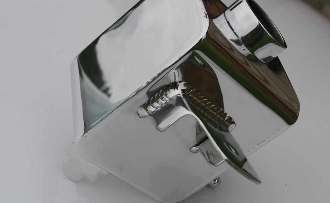 Chrome-Like-Polished Tank