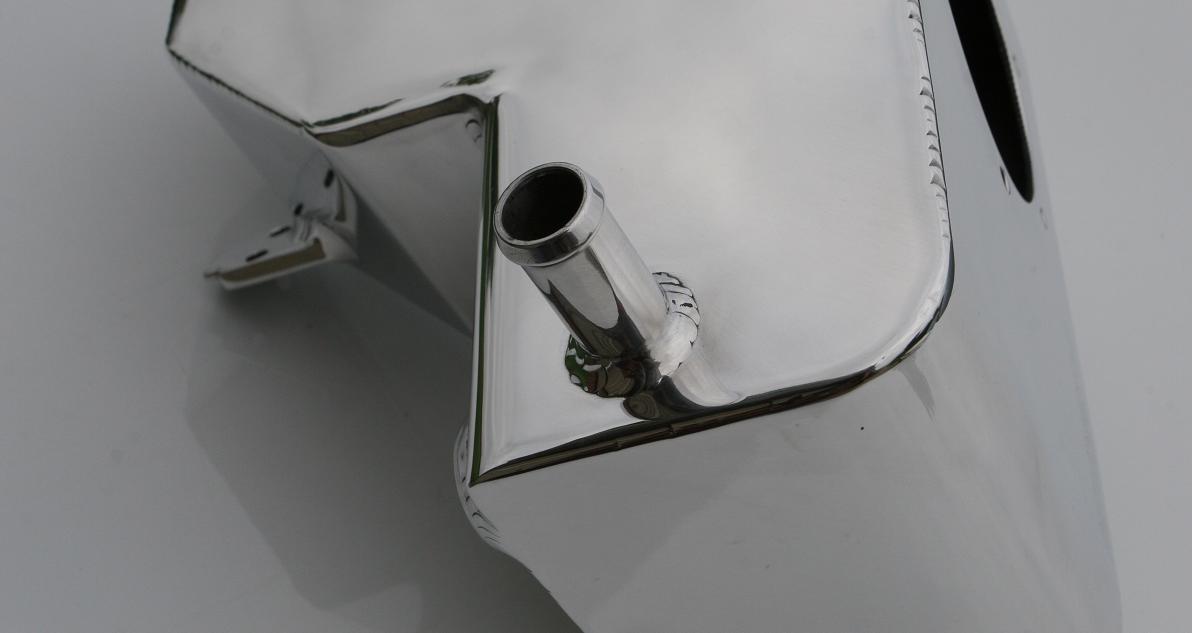 Chrome-Like-Polished Tank
