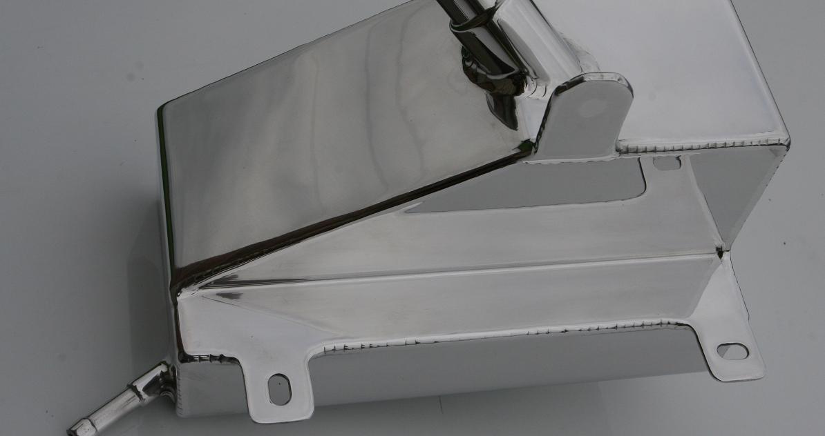 Chrome-Like-Polished Tank