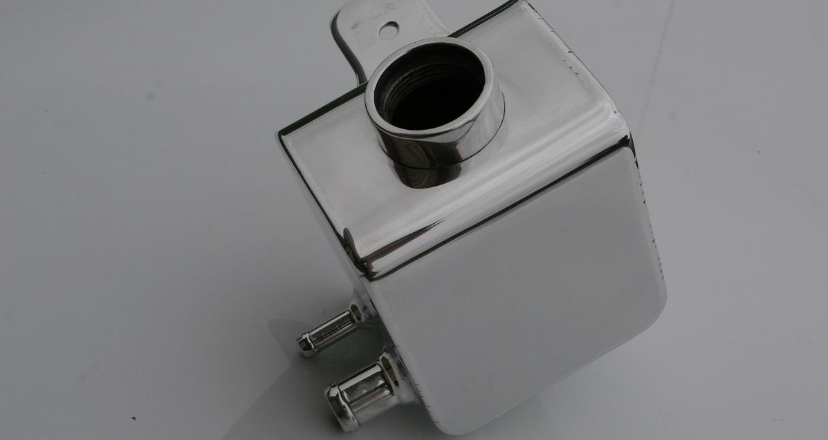 Chrome-Like-Polished Tank