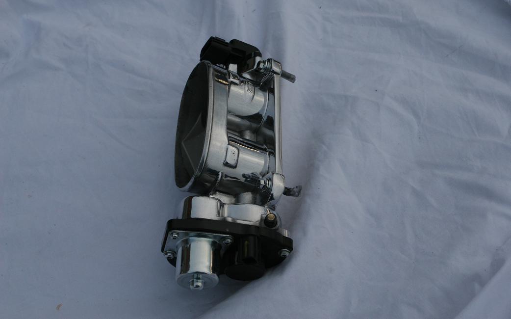 Ford Mustang V8 Throttle Body AFTER Chrome-Like Metal Polishing Service