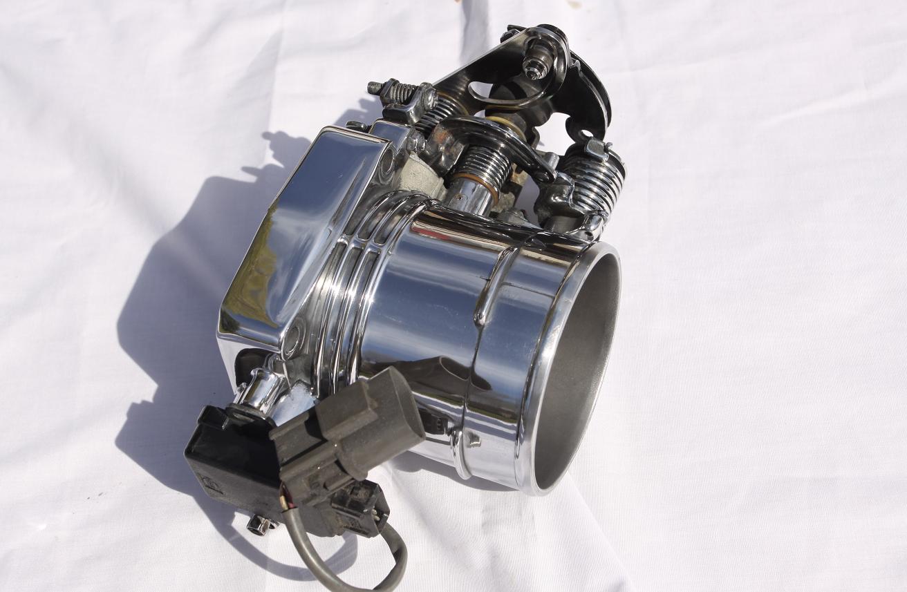 Ford Mustang V8 Throttle Body AFTER Chrome - Like Metal Polishing Services