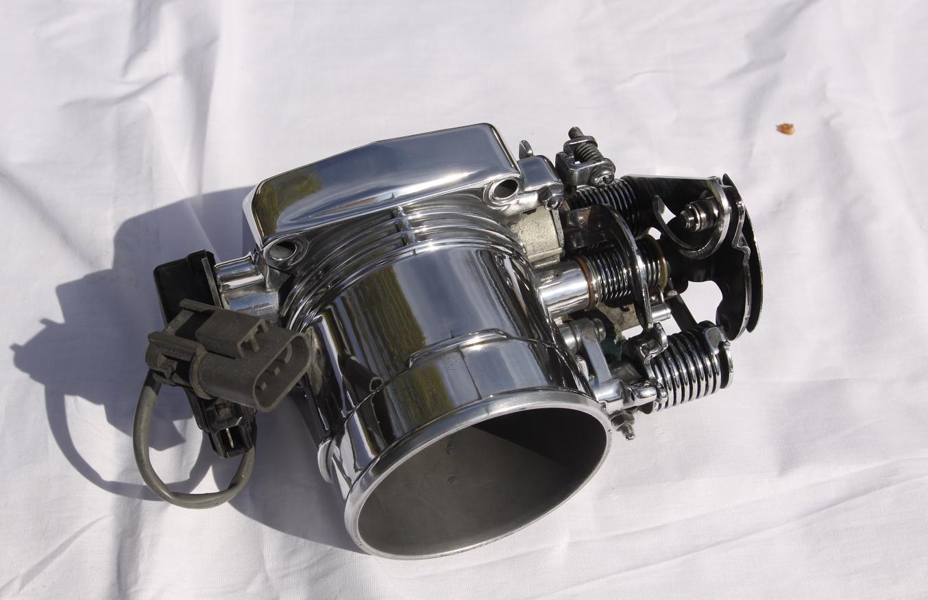 Ford Mustang V8 Throttle Body AFTER Chrome - Like Metal Polishing Services