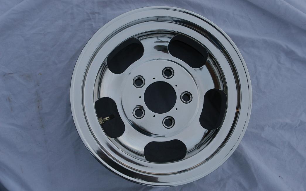 14" Racing Wheel AFTER Polishing to a Chrome-Like Mirror Finish!