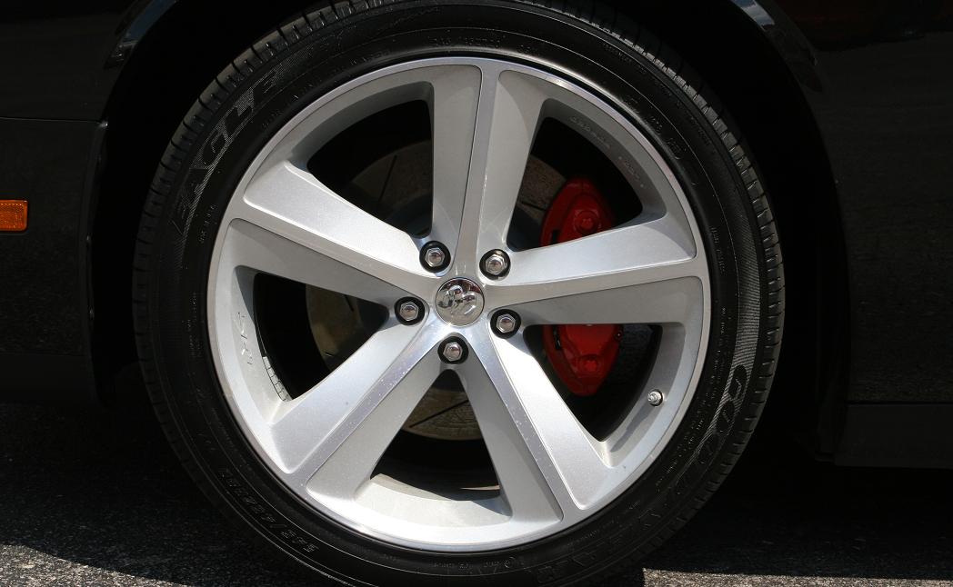 Dodge Charger 20" Wheel BEFORE Chrome - Like Metal Polishing Service