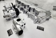 Peterbilt 379 Semi-Truck Caterpillar 6NZ Aluminum Riser & Valve Covers AFTER Chrome-Like Metal Polishing and Buffing Services / Restoration Services | Valve Covers Polishing Services