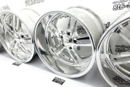 Brand New Aluminum Wheels AFTER Chrome-Like Metal Polishing and Buffing Services | HQ Wheel Polishing Services